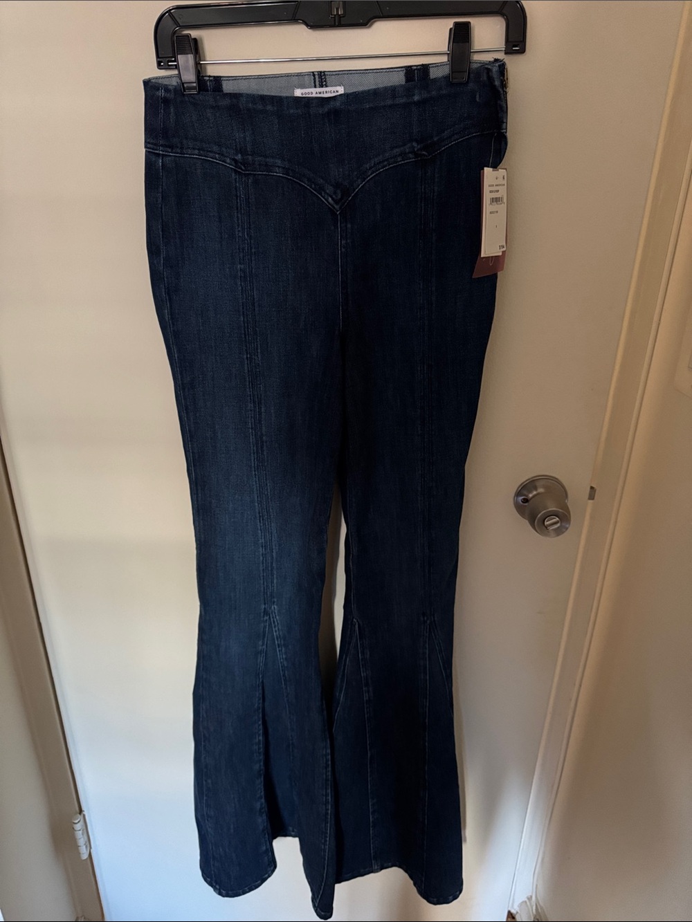 Good American Dolly Flared Jeans